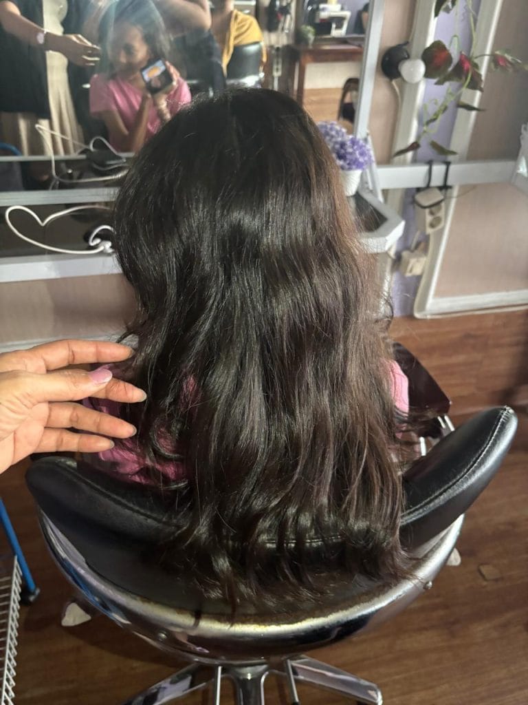 Kondisi awal rambut hitam polos sebelum proses pewarnaan Peekaboo Purple di Claffa Salon